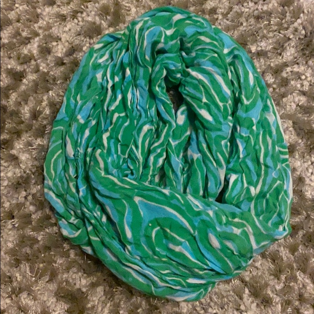 Lilly infinity scarf